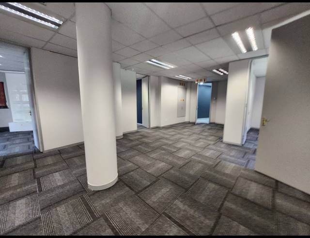 385.60M² OFFICE TO LET IN RANDJESPARK